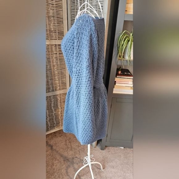 Blue knitted long-sleeve dress - Picture 2 of 7